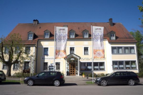 Отель Hotel - Restaurant Kastanienhof Lauingen  Лауинген
